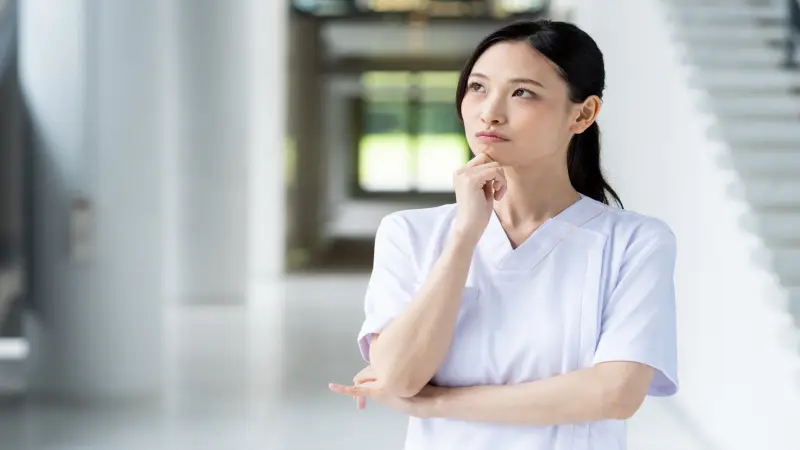 新しい職場を前向きに考える看護師のイメージ