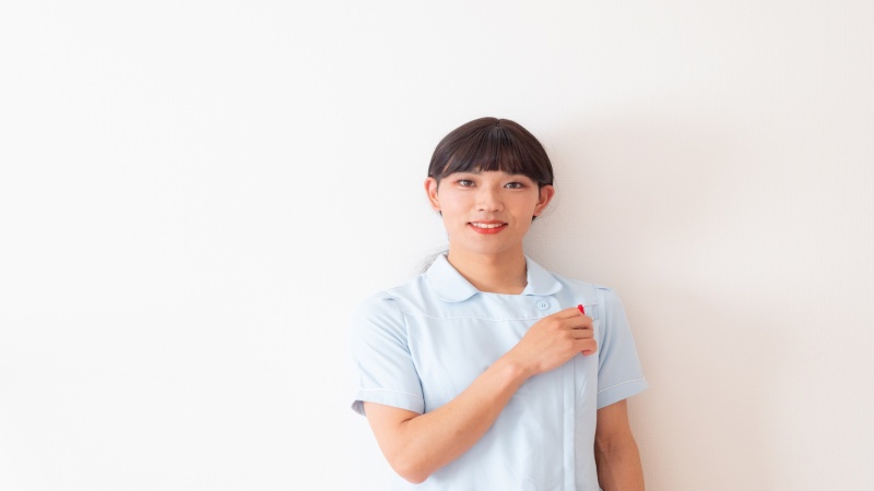 働きやすい環境への転職を考える女性看護師のイメージ