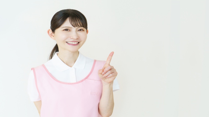 家庭と仕事の両立を考えながら働く女性看護師のイメージ