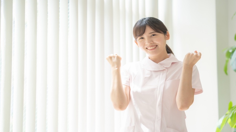 焦らず一歩ずつ復職を目指す女性看護師のイメージ